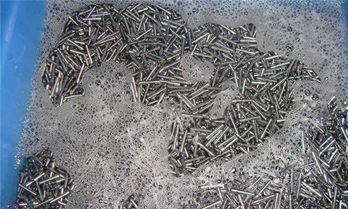 針對油污清洗不干凈的常見問題，金屬除油劑為您支招！